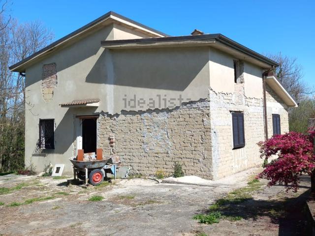 Case e ville in vendita di 150 m² in Via del Cavone
