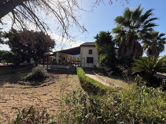 Case e ville in vendita di 150 m² in Via del Giglio