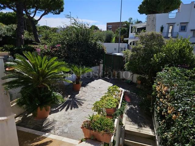 Case e ville in vendita di 150 m² in Via dell&apos  Etruria