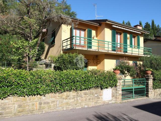 Case e ville in vendita di 150 m² in Via della Fornace, 39