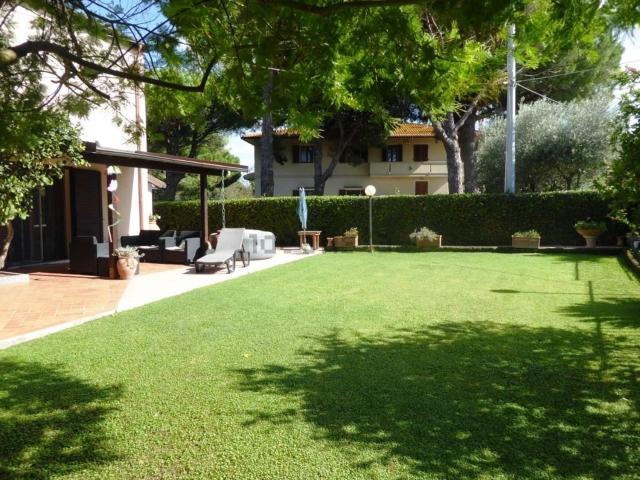 Case e ville in vendita di 150 m² in Via delle Sorgenti