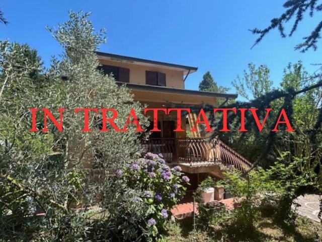 Case e ville in vendita di 150 m² in Via delle Palme