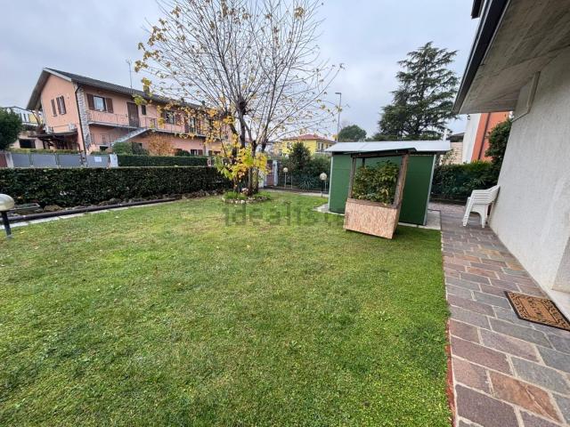 Case e ville in vendita di 150 m² in Via Fratelli Bandiera