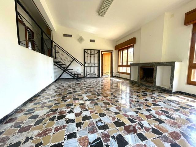 Case e ville in vendita di 150 m² in Via Leonardo Da Vinci, 400