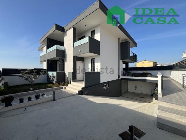 Case e ville in vendita di 150 m² in Via Luciani, 41