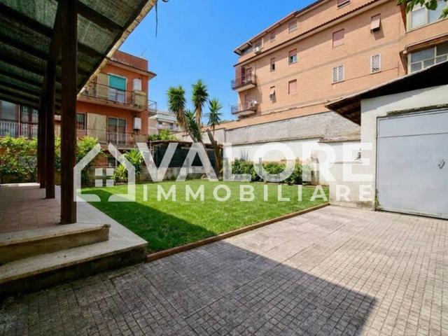 Case e ville in vendita di 150 m² in Via Luigi Carrer, 28