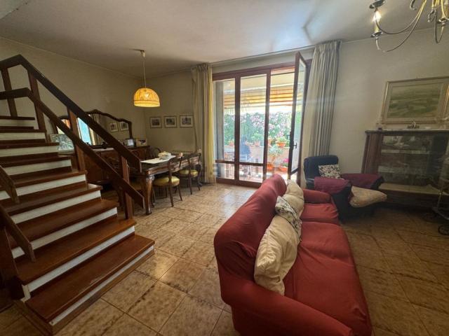 Case e ville in vendita di 150 m² in Via Monte Serra