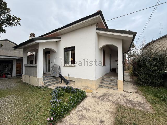 Case e ville in vendita di 150 m² in Via Montenero, 9