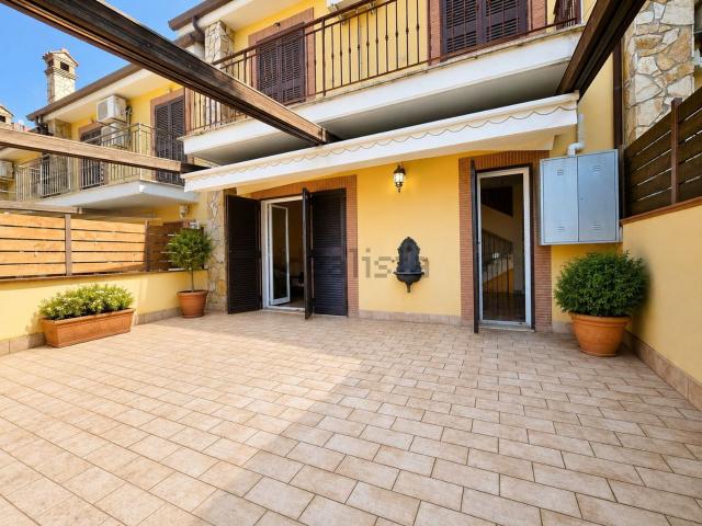 Case e ville in vendita di 150 m² in Via Marcellina, 3