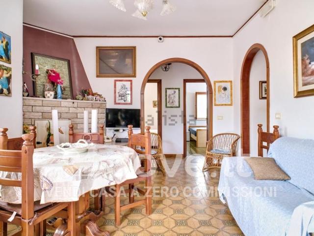 Case e ville in vendita di 150 m² in Via Merluzzi, 92