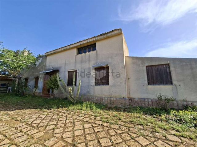 Case e ville in vendita di 150 m² in Via Salemi