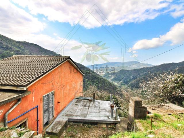 Case e ville in vendita di 150 m² in Via San Maurizio di Monti, 135