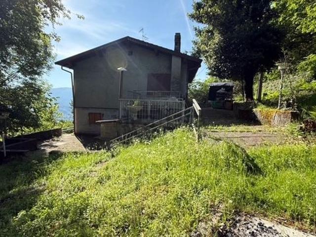 Case e ville in vendita di 150 m² in Via San Michele