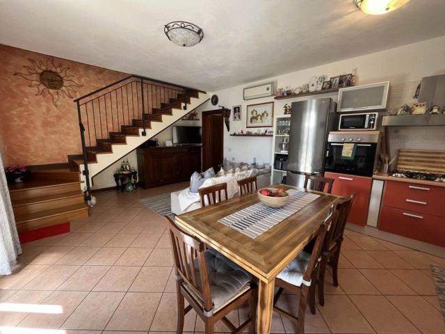 Case e ville in vendita di 150 m² in Via Sant&apos Agata