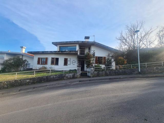 Case e ville in vendita di 150 m² in Via Poggiolino