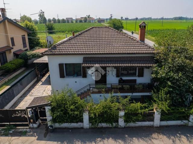 Case e ville in vendita di 150 m² in Via Papa Giovanni Paolo II&apos , 9