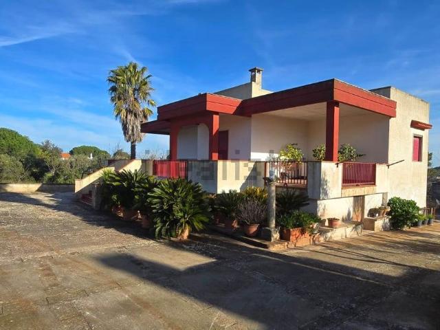 Case e ville in vendita di 150 m² in Via Paretone