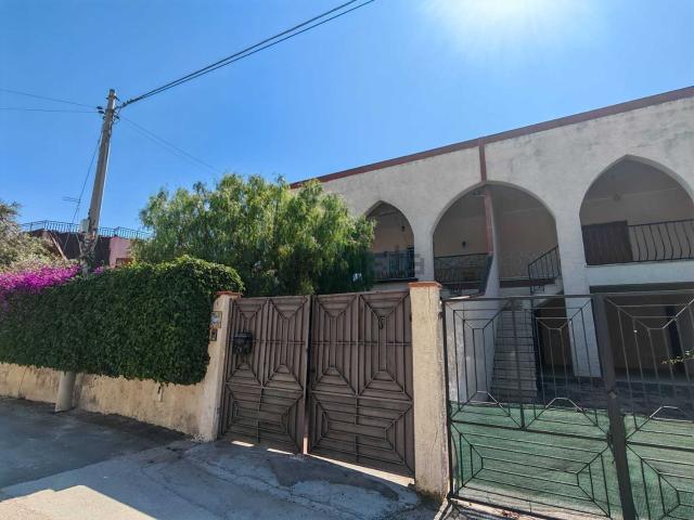 Case e ville in vendita di 150 m² in Via Perseo