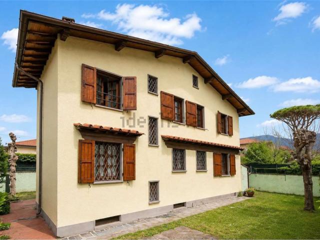 Case e ville in vendita di 150 m² in Via Piave, 90