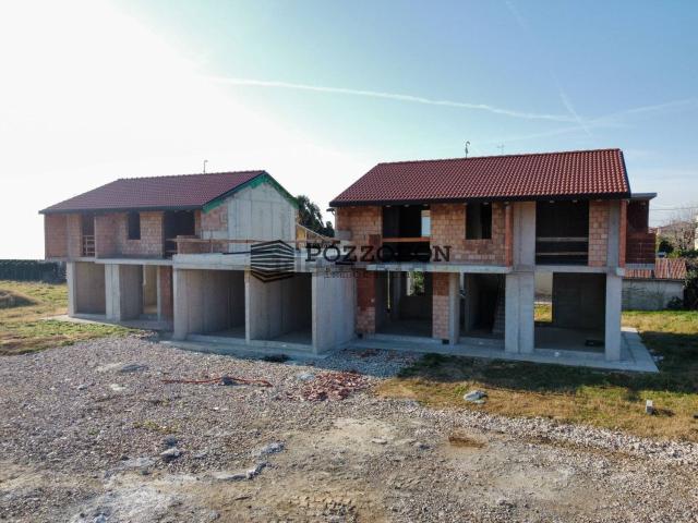Case e ville in vendita di 150 m² in Via Picasso