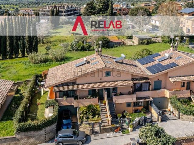 Case e ville in vendita di 150 m² in Via Quarona, 24