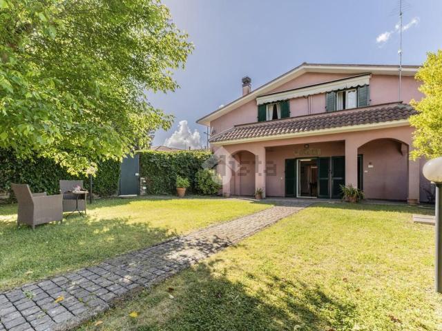 Case e ville in vendita di 150 m² in Via Ten.Tito Mechilli, 3