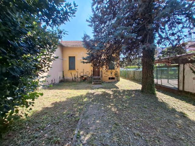 Case e ville in vendita di 150 m² in Viale Lombardia, 57