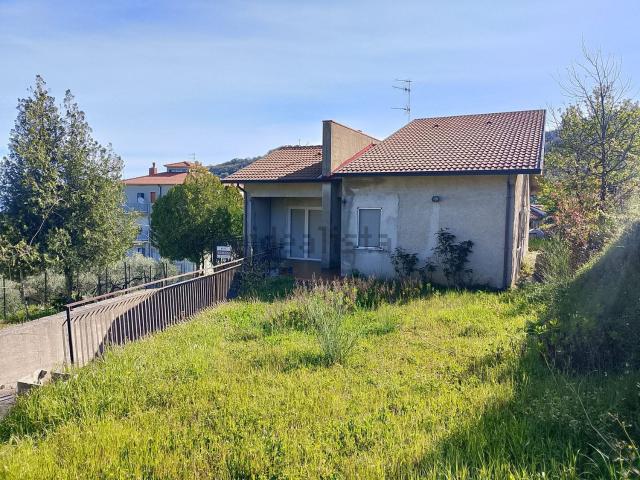 Case e ville in vendita di 150 m² in Contrada Ferretta