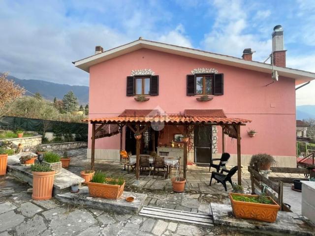 Case e ville in vendita di 150 m² in Contrada Pozziglio, 58