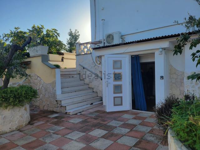 Case e ville in vendita di 150 m² in Contrada Stomazzelli, 68
