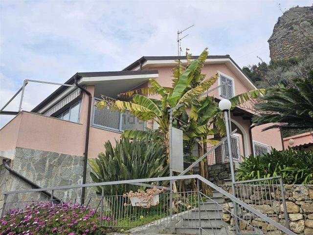 Case e ville in vendita di 150 m² in Corso Limone Piemonte, 174