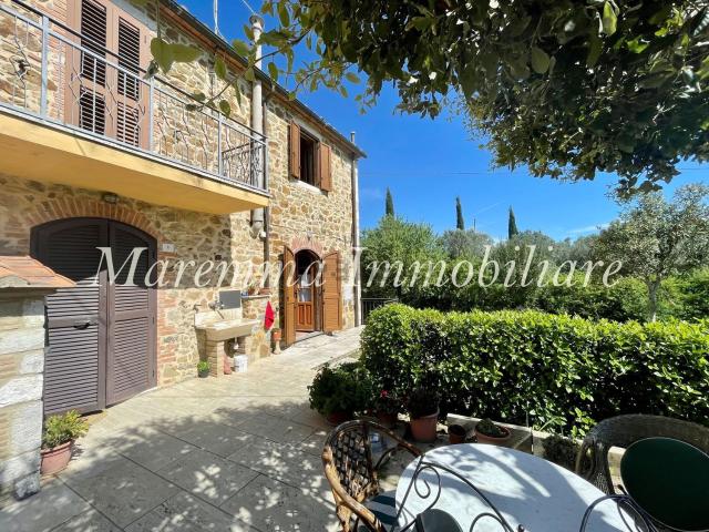 Case e ville in vendita di 150 m² in Località Poggio Murella, 52