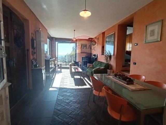 Case e ville in vendita di 150 m² in Strada Comunale di Monteverde, 22