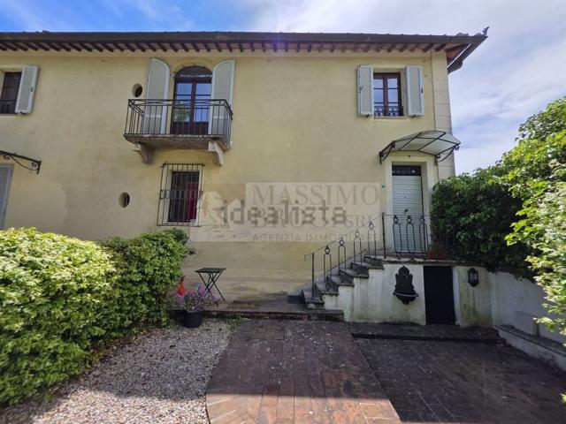 Case e ville in vendita di 150 m² in Strada Grossetana