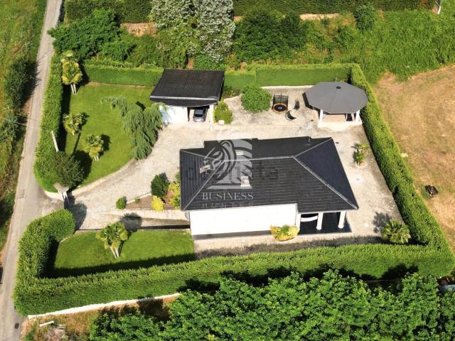 Case e ville in vendita di 150 m² in Strada Valmanera, 39