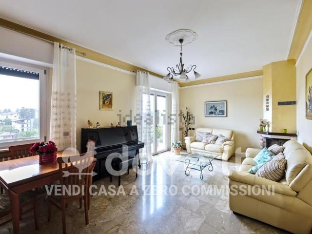 Case e ville in vendita di 151 m² in Via Adamello, 19