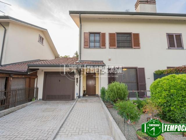 Case e ville in vendita di 151 m² in Via delle Betulle
