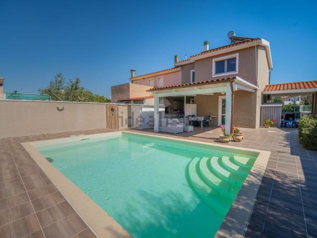 Case e ville in vendita di 151 m² in Via Molara, 9