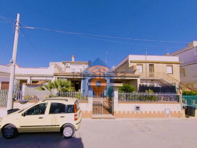 Case e ville in vendita di 151 m² in Via Sirio