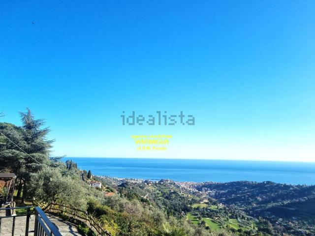 Case e ville in vendita di 151 m² in Strada Sen. Ernesto Marsaglia