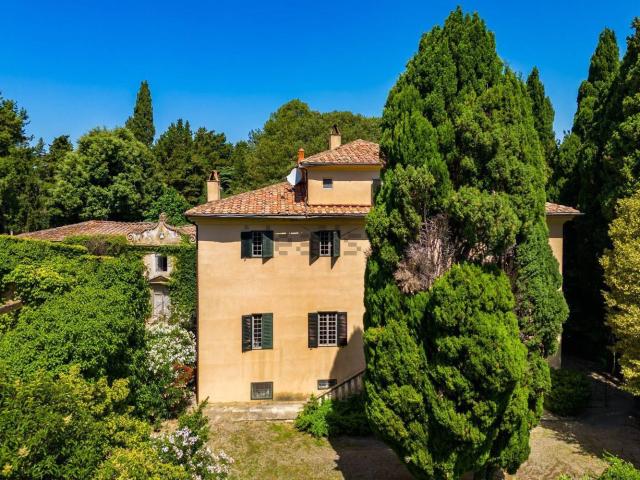 Case e ville in vendita di 1527 m² in Via del Saladino