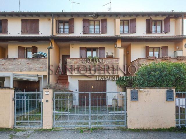 Case e ville in vendita di 152 m² in Via Cento Violini, 43