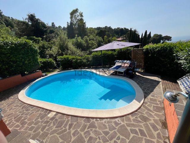 Case e ville in vendita di 152 m² in Via Giorgio Byron