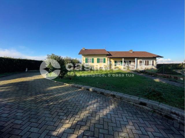 Case e ville in vendita di 152 m² in Via Guido Bobba, 48