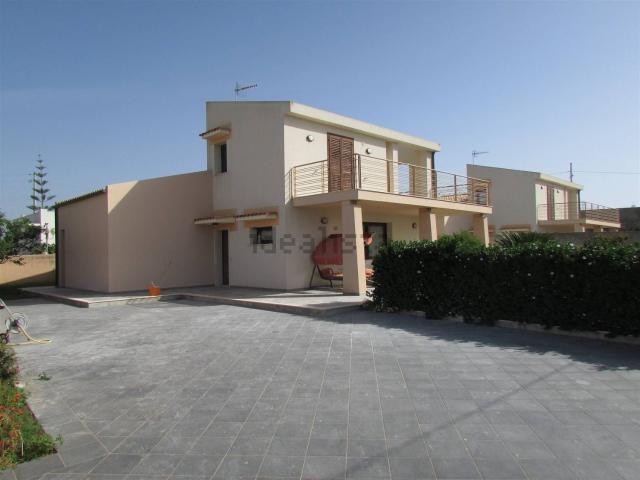 Case e ville in vendita di 152 m² in Via Torre del Tradimento