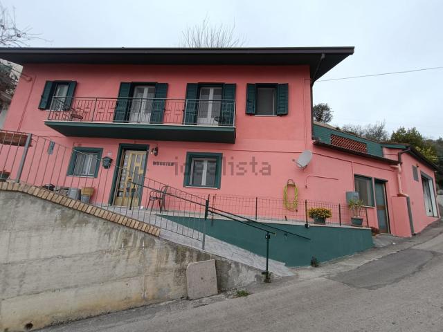 Case e ville in vendita di 152 m² in Contrada Briccioli