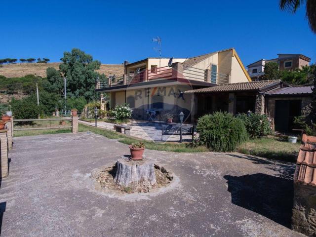 Case e ville in vendita di 152 m² in Contrada Cannarozzo