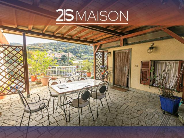 Case e ville in vendita di 153 m² in Via Crosa Schiavetta