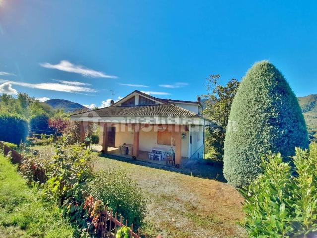 Case e ville in vendita di 153 m² in Via Alma