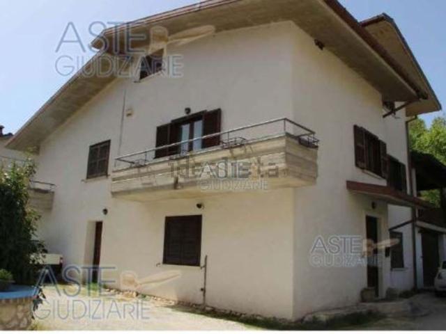 Case e ville in vendita di 153 m² in Via del Mulino